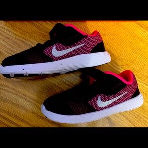 Nike toddler sneaker